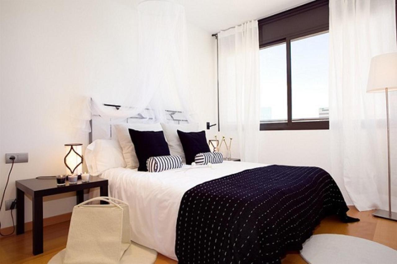 You Stylish Beach Apartments Barcelona Room photo